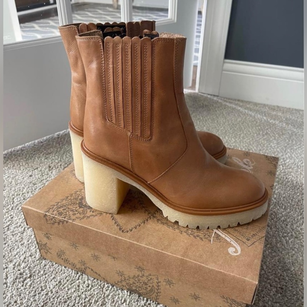 COPY - NWT Free People James Chelsea Boots Size 9.5 in Tan Leather Chunky Ankle…